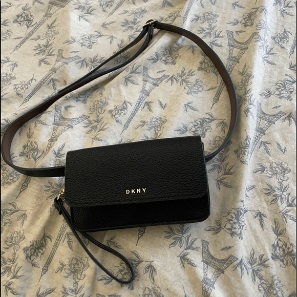 🌸DKNY belt bag🌸 - Picture 4 of 4